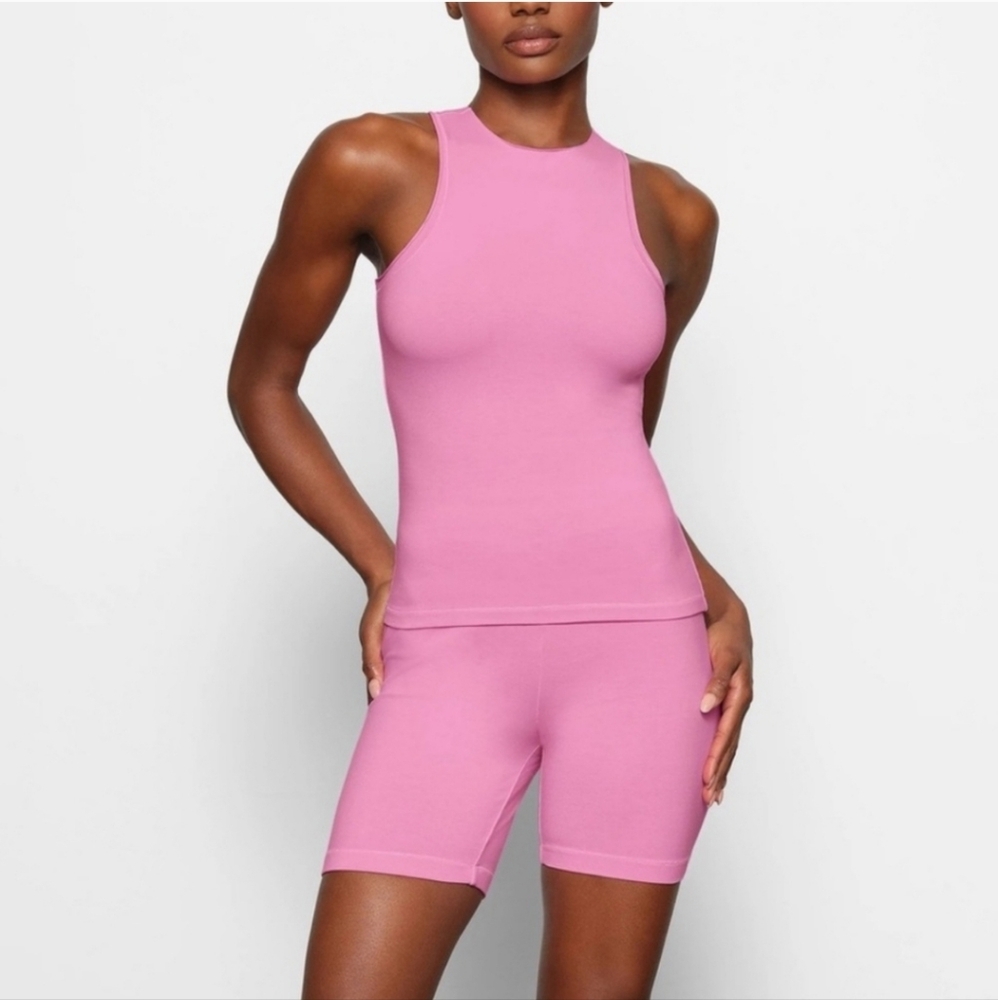 NWT Skims Outdoor Mock Neck Tank Size Medium in Bubblegum - Picture 2 of 2